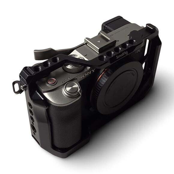 Sony a7C (Low Shutter) Camera + Smallrig Cage & More - Excellent Condition - Picture 4 of 15